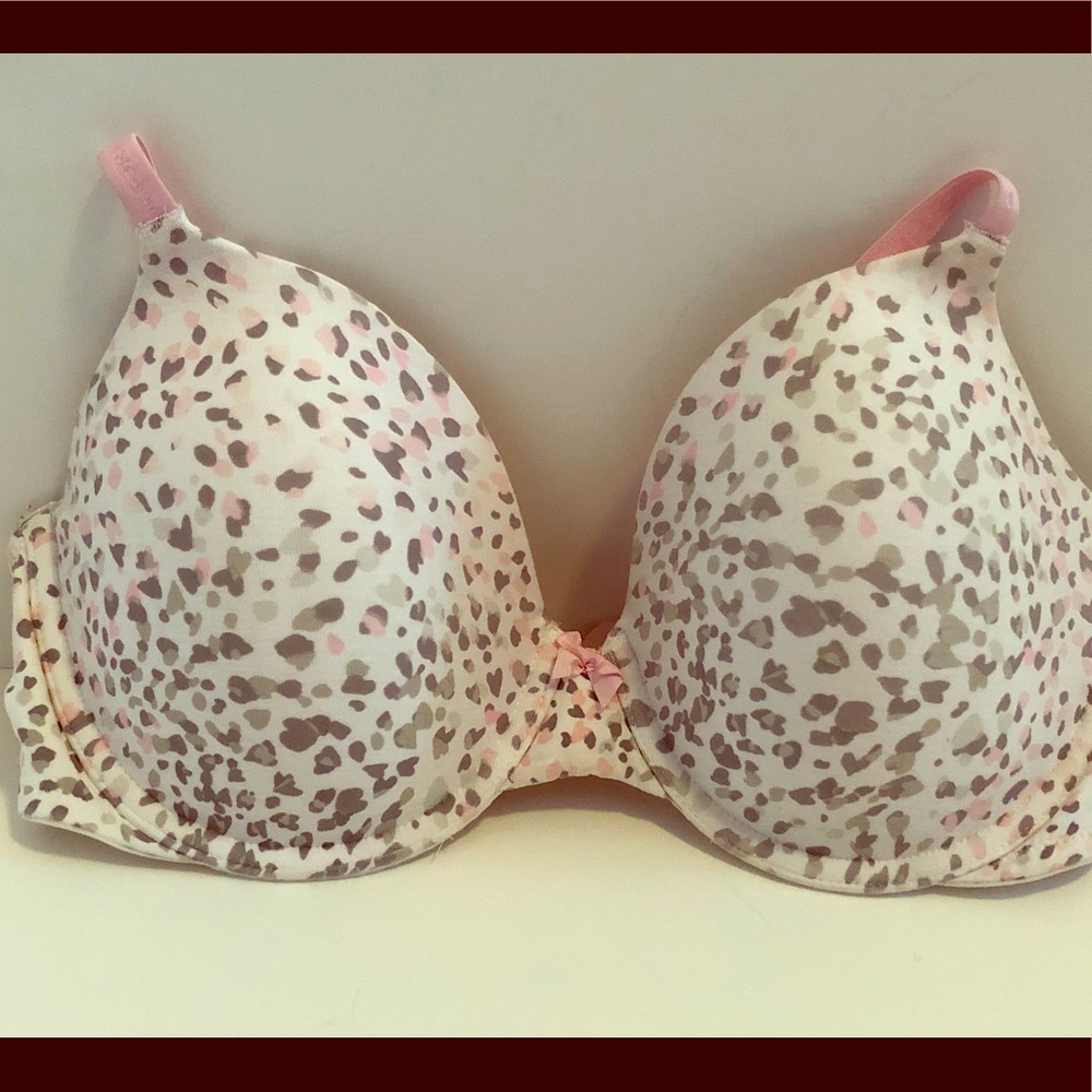 Victoria’s Secret leopard print bra